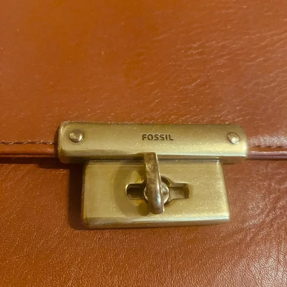 Fossil large leather camel clutch wristlet - Picture 2 of 8